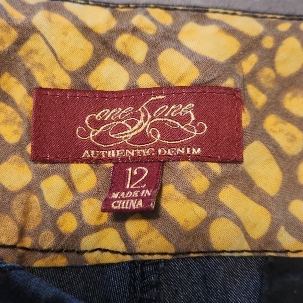 [One 5 One] Bermuda Shorts - Size 12 - Picture 3 of 7